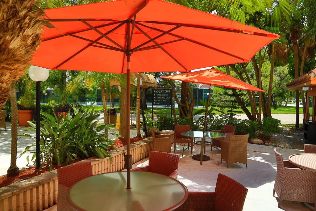 Chateau Mar Golf Resort, Trademark Collection By Wyndham Lauderhill Dış mekan fotoğraf